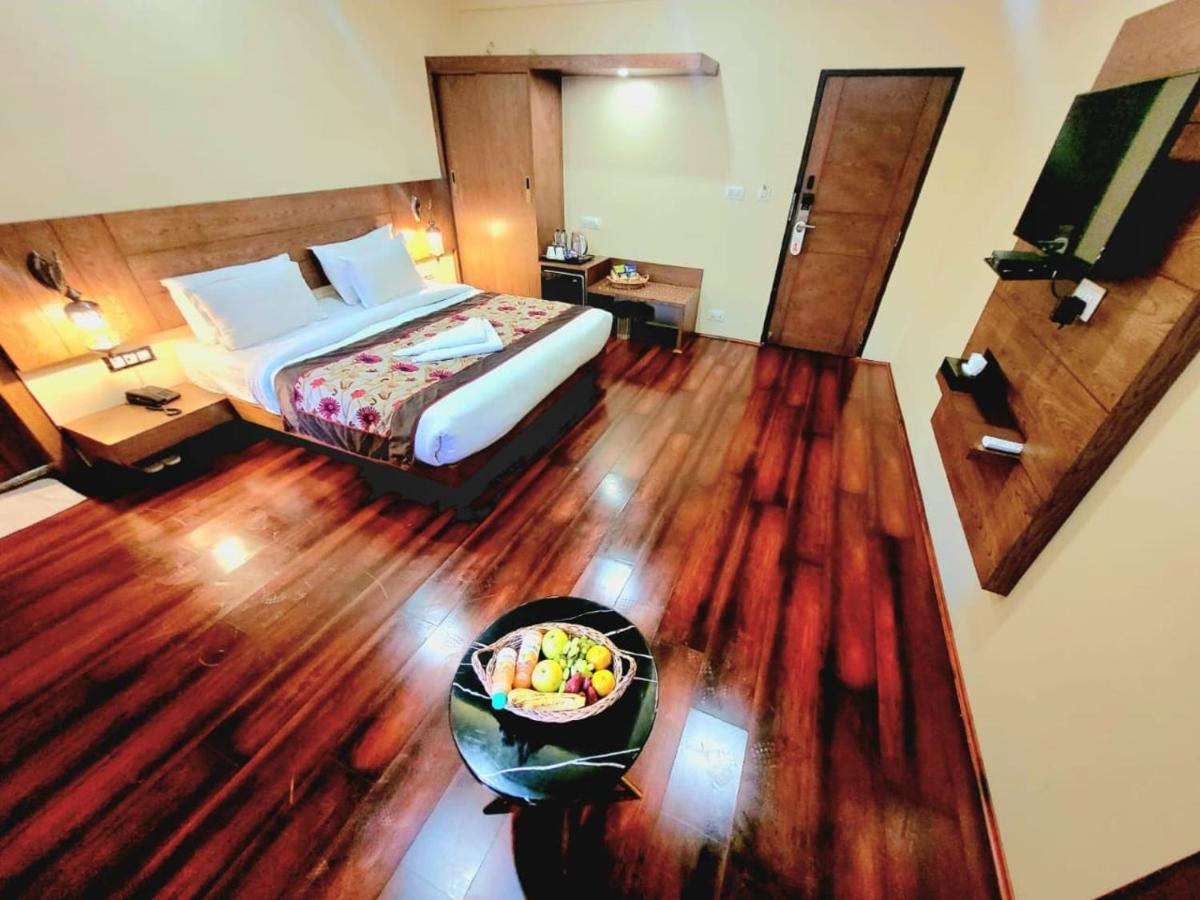 Hotel Green Rooms, Vintage Luxury Near Dal Lake Srīnagar Exteriör bild